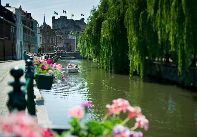 For Four Flat * Gand