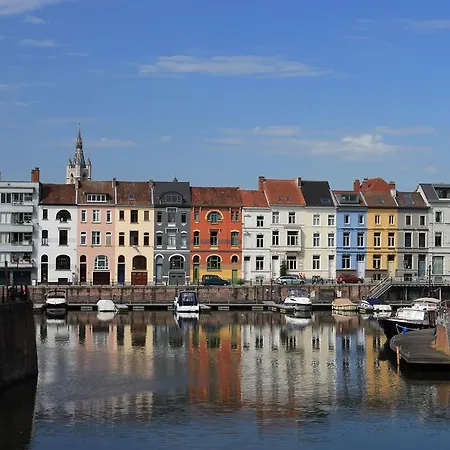 For Four Flat דירה